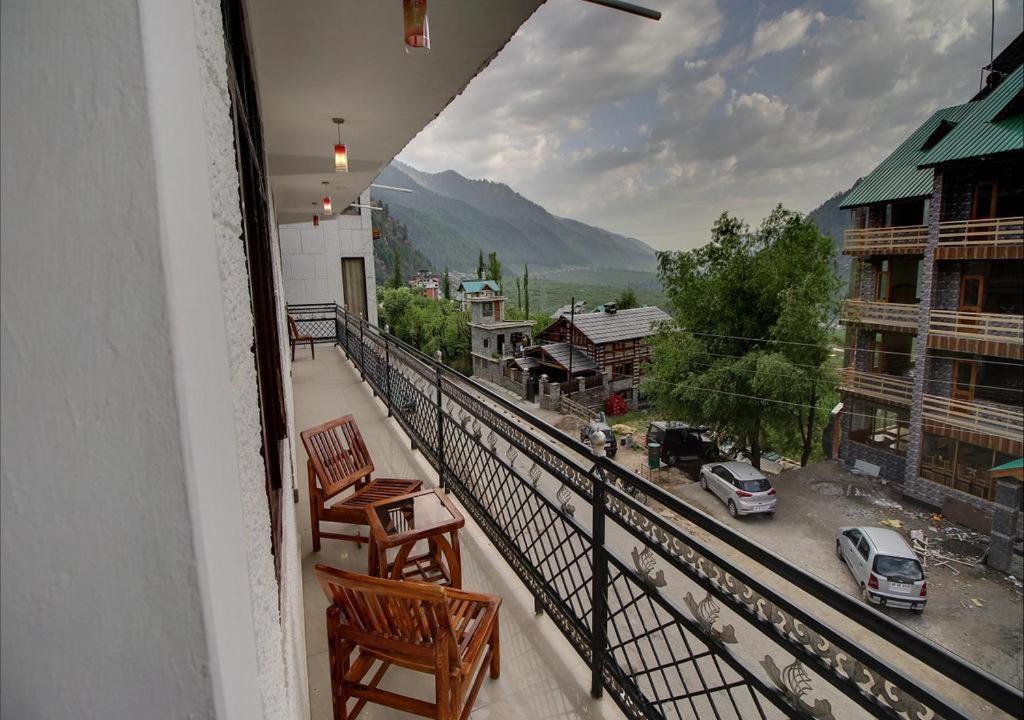 Hotel Kingston Manāli Zewnętrze zdjęcie